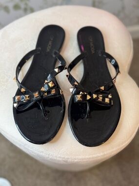 Black Studded Bow Thong Sandals - Women